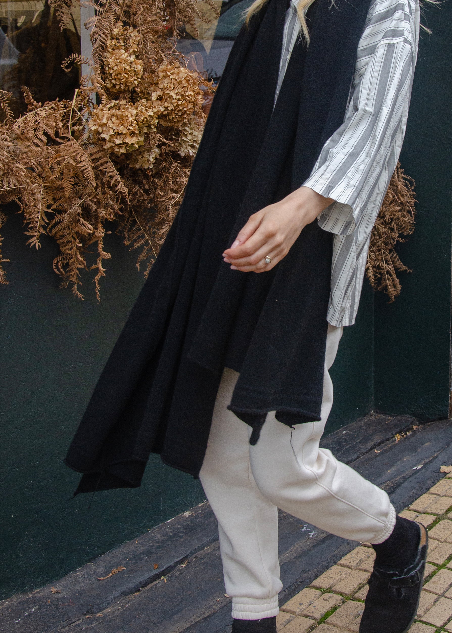 Oversize Recycled Cashmere Scarf | Black