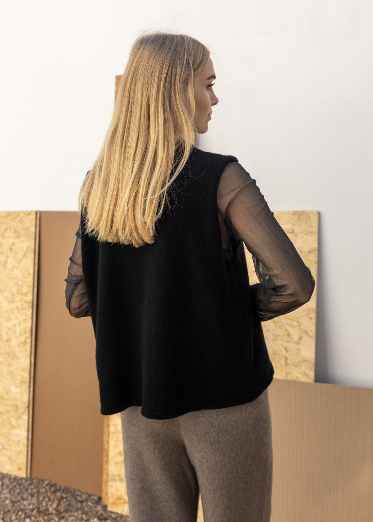 Cashmere Cable Front Vest Top | Black