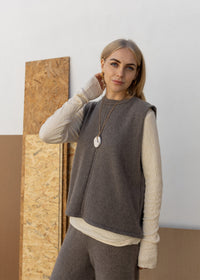 Cashmere Cable Front Vest Top | Mushroom
