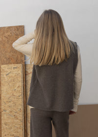 Cashmere Cable Front Vest Top | Mushroom