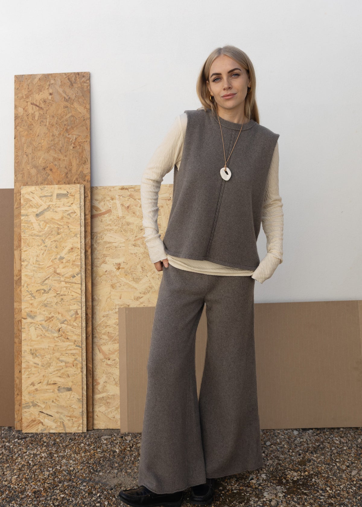Cashmere Cable Front Vest Top | Mushroom
