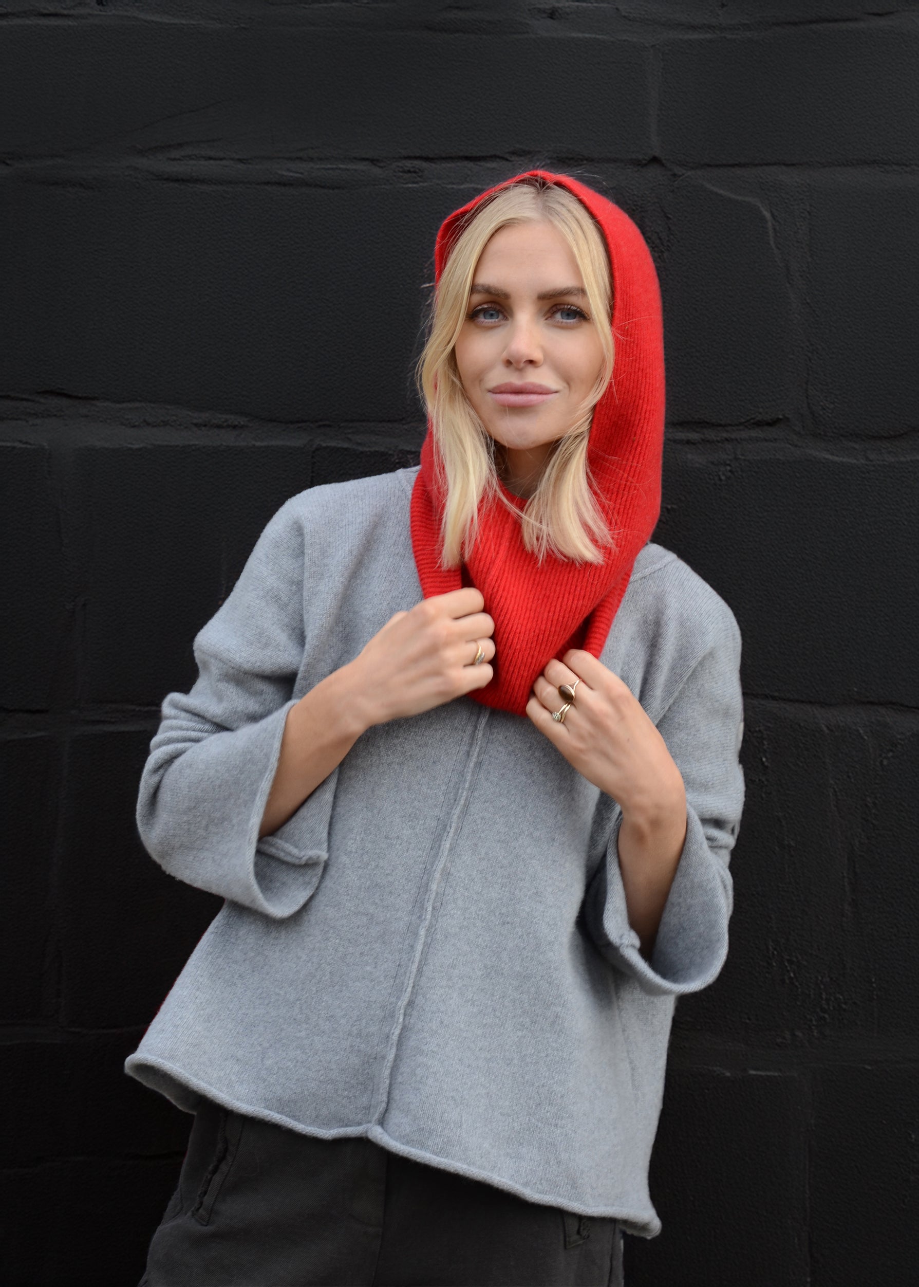 Cashmere Rib Hood | Bright Red